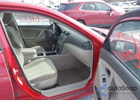 2007 Toyota Camry Le z USA, uszkodzony, nr VIN 4T1BE46KX7U055371